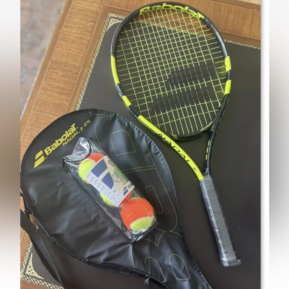 babolat Rafa Nadal Jr Kids Tennis Racket With Balls